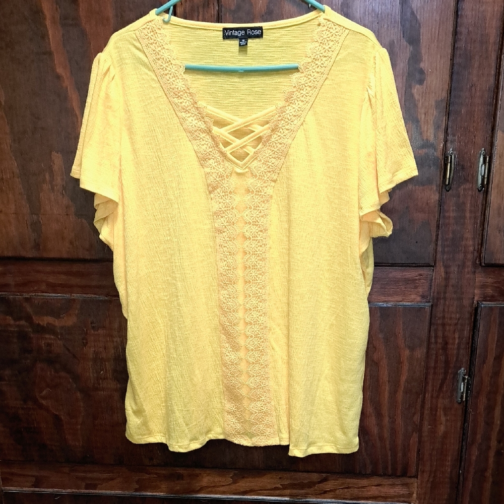 Size 3X Vintage Rose Yellow Women's Top